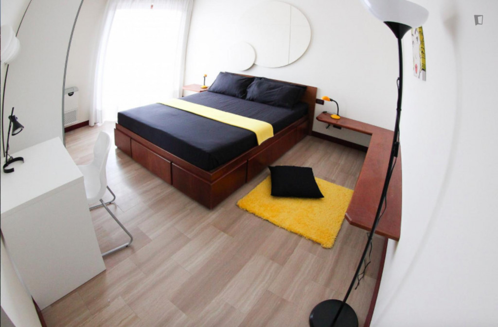 Snug double bedroom not far from Lotto M5 metro station - Milan - chambre - ImmoJeune