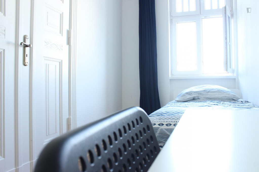 Homely single bedroom in a 5-bedroom flat in Moabit