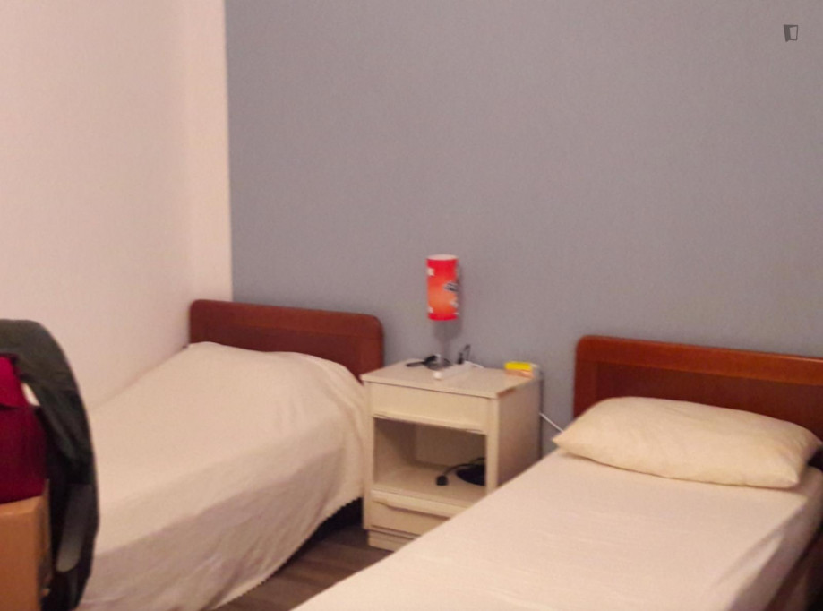 Single bed in shared bedroom in Zara neighborhood - Milan - chambre - ImmoJeune