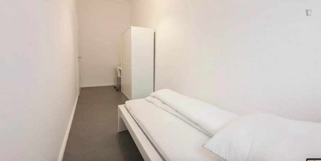 Cool single bedroom in a 4-bedroom apartment near U-Bhf. Hermannplatz metro station