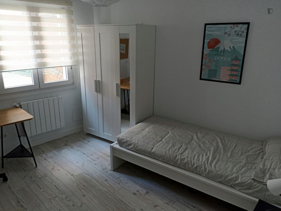 Homely single bedroom near the Uribarri train station - Bilbao - chambre - ImmoJeune