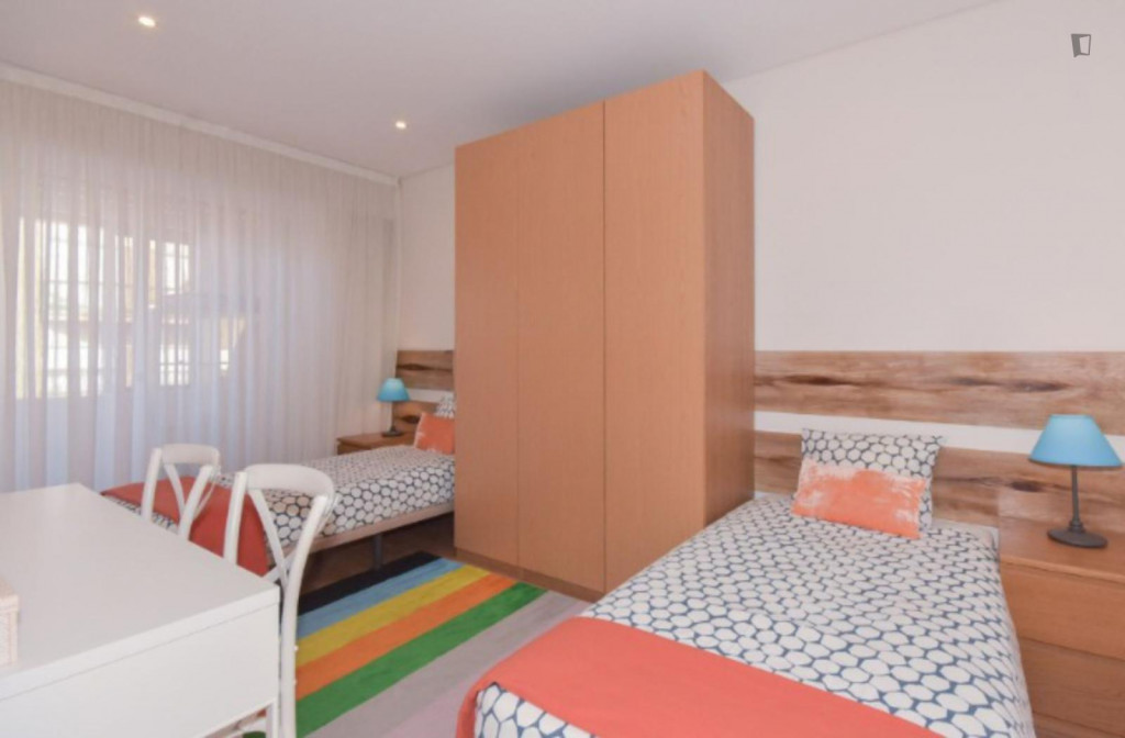 Comfortable twin bedroom not too far from Instituto Superior de Engenharia do Porto - Porto - chambre - ImmoJeune