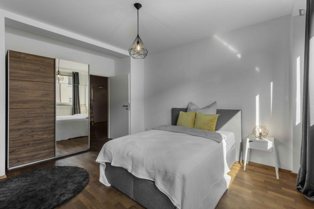 Great double bedroom in Stuttgart - Stuttgart - chambre - ImmoJeune