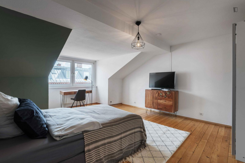 Lovely double bedroom in a 3-bedroom apartment in Glockenbachviertel