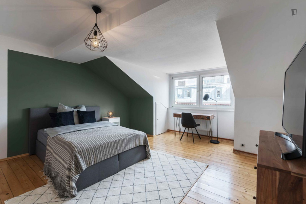 Lovely double bedroom in a 3-bedroom apartment in Glockenbachviertel