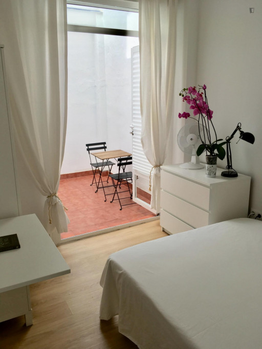 Bright double bedroom in a 7-bedroom house close to Príncipes Park - Séville - chambre - ImmoJeune