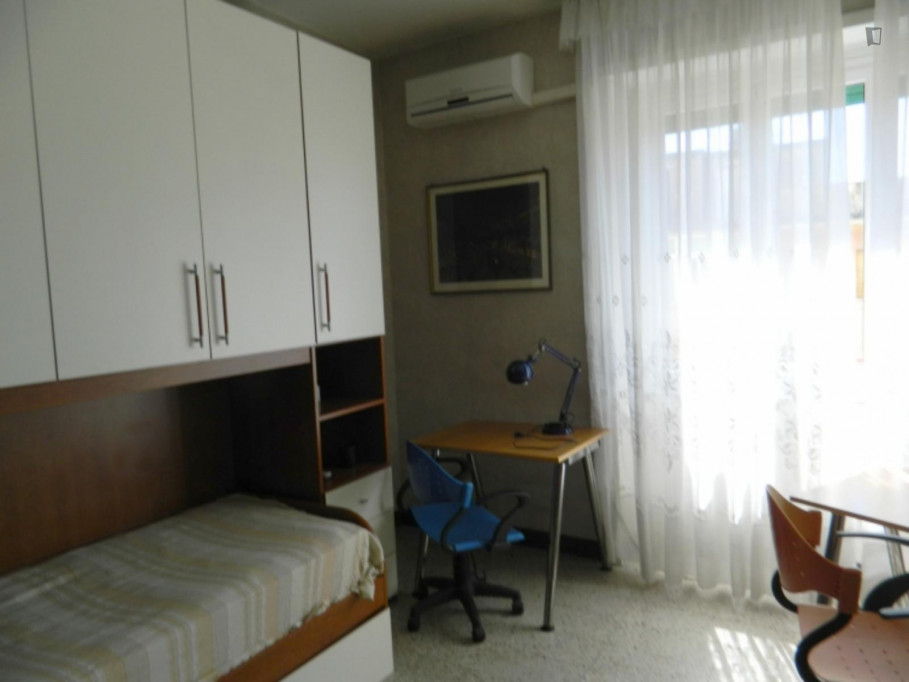 Single bedroom in 2-bedroom apartment - Rome - chambre - ImmoJeune