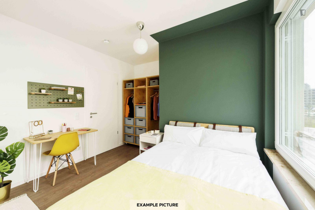 Stunning Bedroom in a 4 Bedroom apartment in Moabit - Berlin - chambre - ImmoJeune