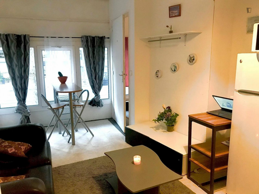 Comfortable double bedroom in Perrache
