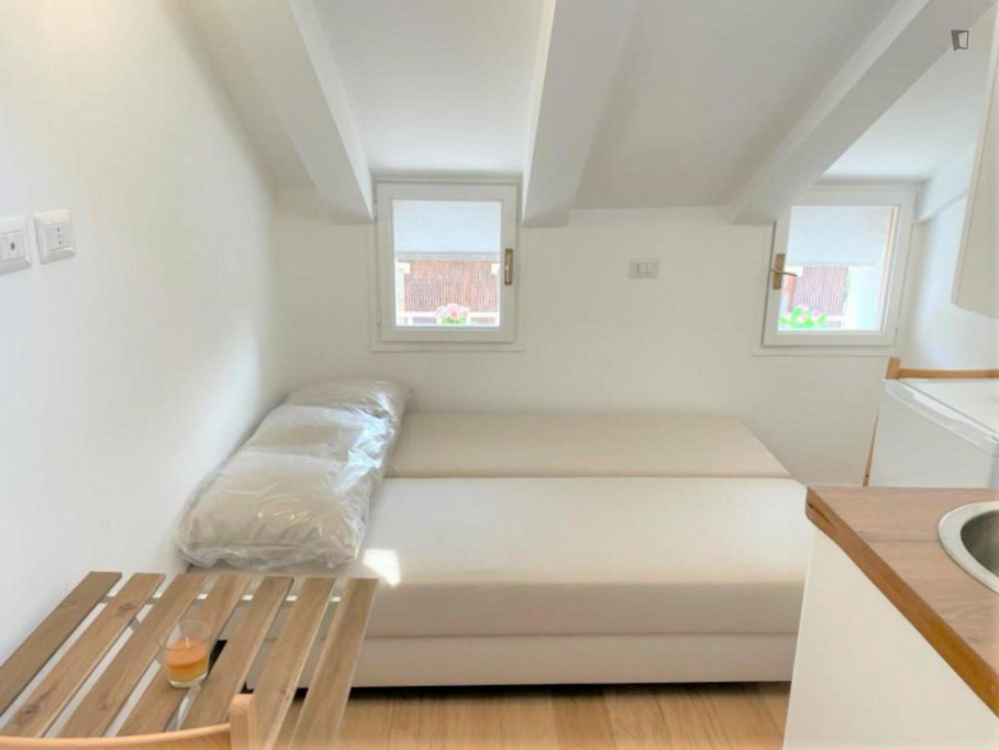 Comfy studio located within easy reach to IED, Bocconi, Politecnico di Milano - Milan - chambre - ImmoJeune