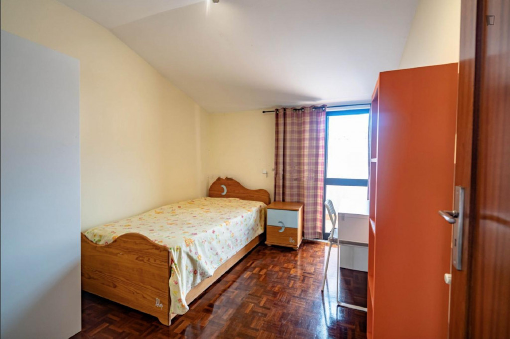 Homely single bedroom in Penedo da Saudade - Coimbra - chambre - ImmoJeune