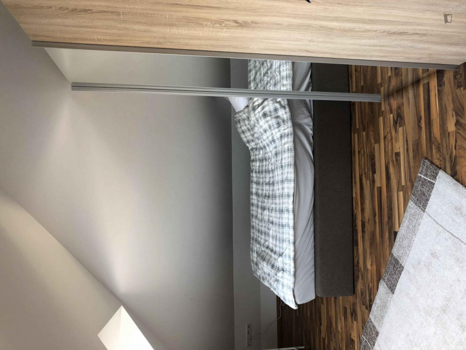 Snug single bedroom near Höhenstraße metro station - Frankfurt am Main - chambre - ImmoJeune