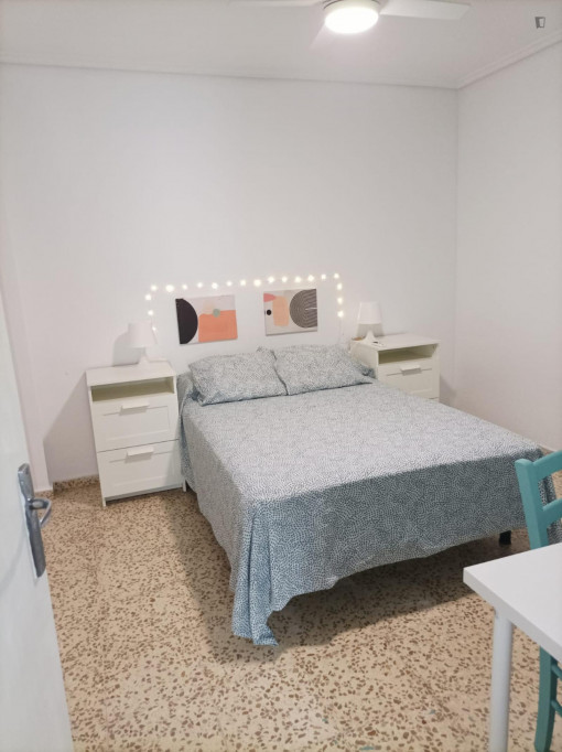 Very charismatic double bedroom near the San Bernardo metro - Séville - chambre - ImmoJeune