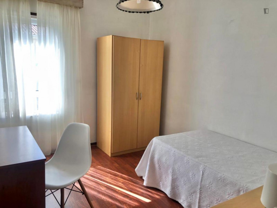 Appealing single bedroom in a student flat, near Escola Superior de Educação - Coimbra - chambre - ImmoJeune