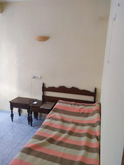 Single bedroom in 5 bedroom apartment - Salamanca - chambre - ImmoJeune