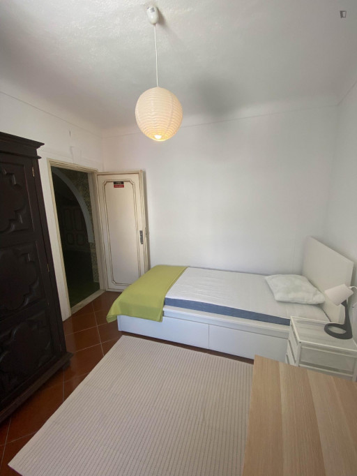 Neat single bedroom close to Universidade de Évora - 50m near Praça do Giraldo - Evora - chambre - ImmoJeune