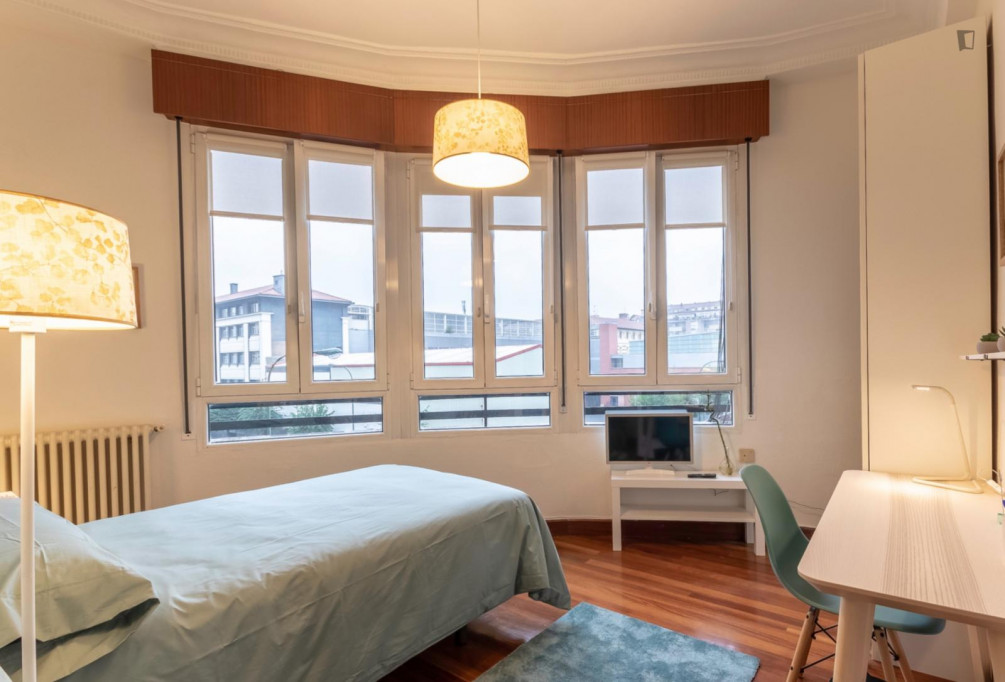 Very cool single bedroom in Indautxu - Bilbao - chambre - ImmoJeune
