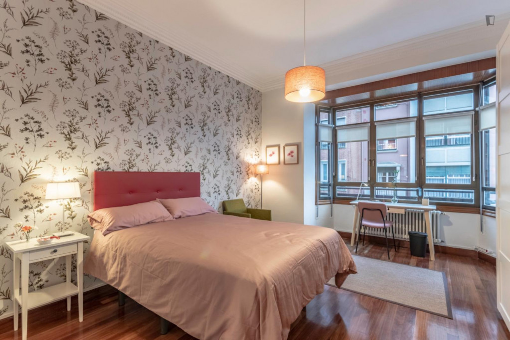 Charismatic double bedroom in Indautxu - Bilbao - chambre - ImmoJeune
