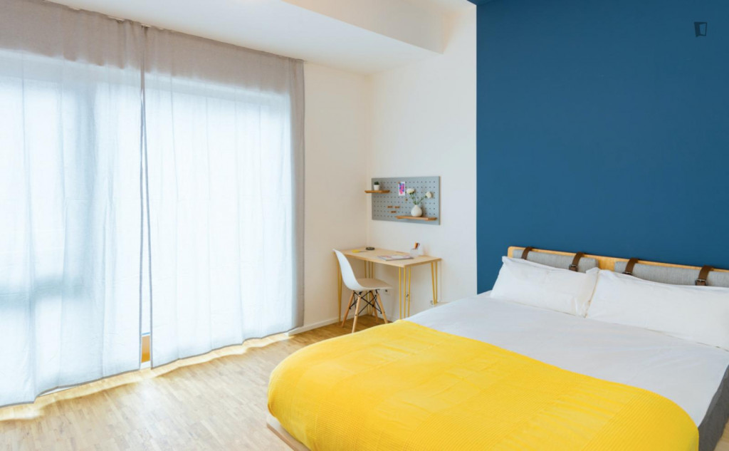 Alluring double bedroom in Westend-Süd - Frankfurt am Main - chambre - ImmoJeune