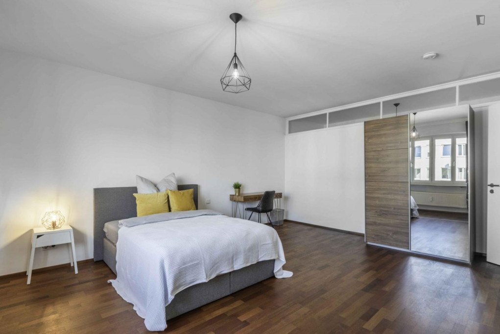 Spacious double bedroom in Stuttgart - Stuttgart - chambre - ImmoJeune