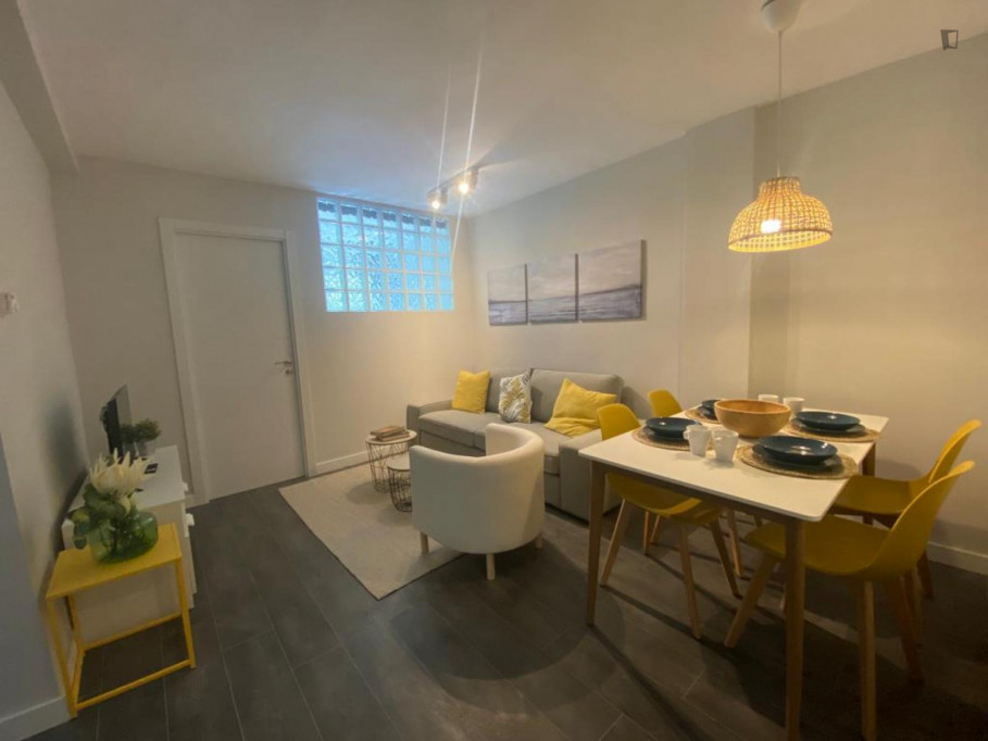 Inviting 4-bedroom flat in the pleasant Latina area - Madrid - chambre - ImmoJeune