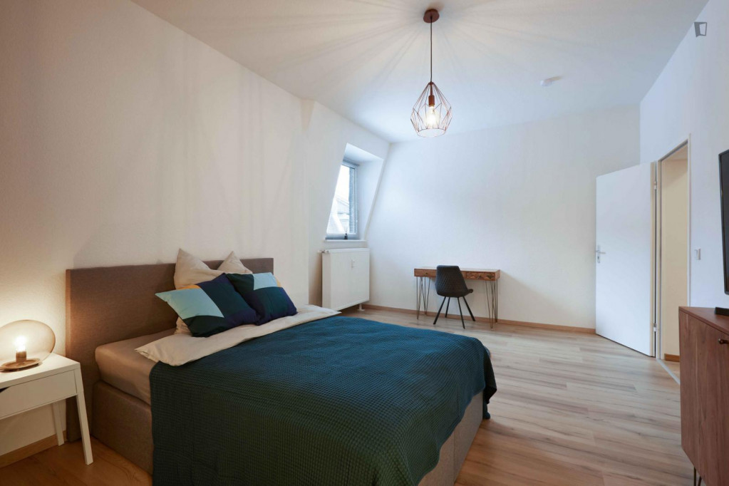 Pleasant single bedroom in Bahnhofsviertel - Frankfurt am Main - chambre - ImmoJeune