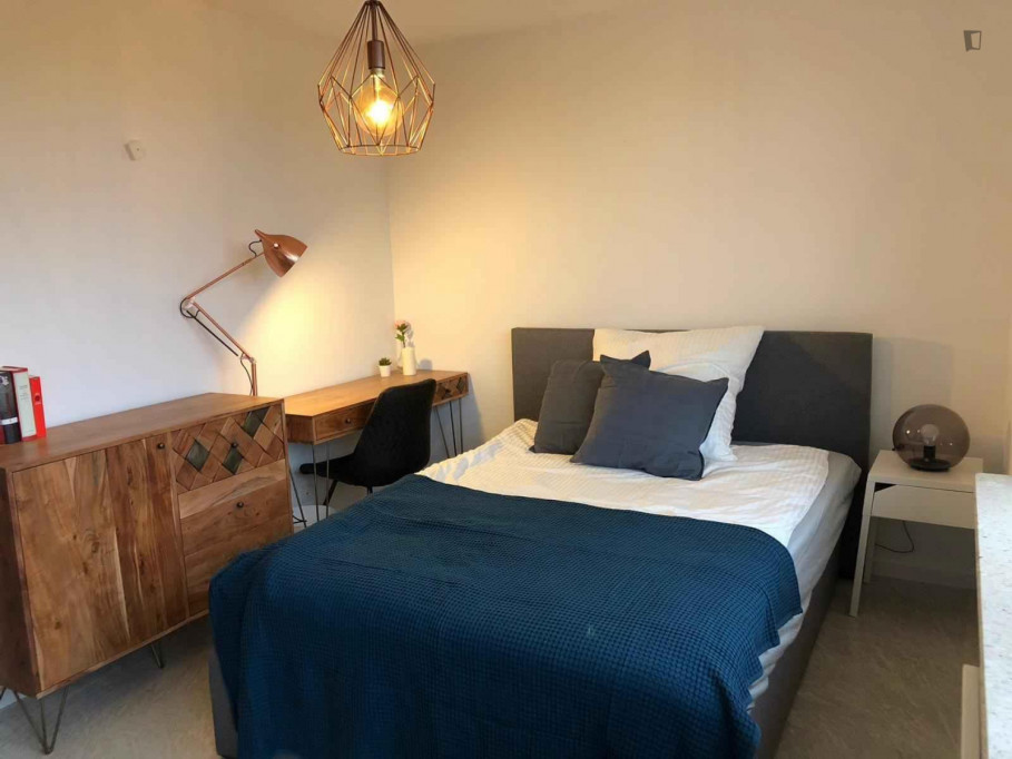 Modern double bedroom in Sendling - Munich - chambre - ImmoJeune