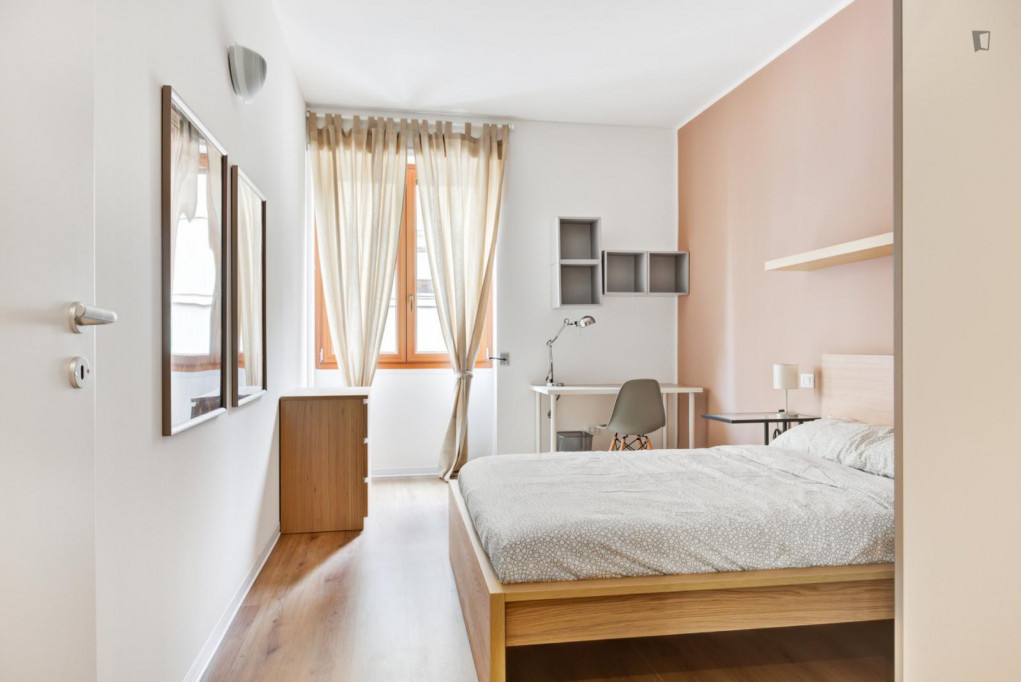 Modern Double Bedroom next to S.Agostino metro station - Milan - chambre - ImmoJeune