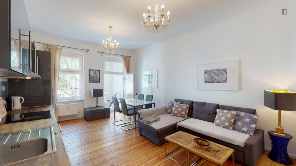 Lovely 2-Bedroom apartment with balcony near the U Amrumer Str. metro station