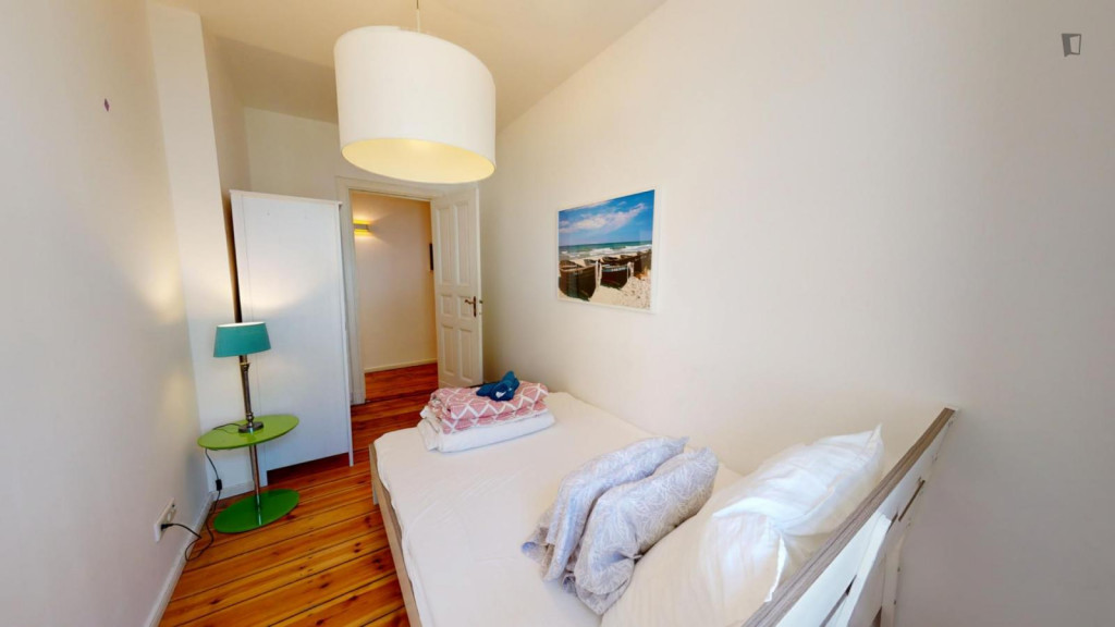 Lovely 2-Bedroom apartment with balcony near the U Amrumer Str. metro station