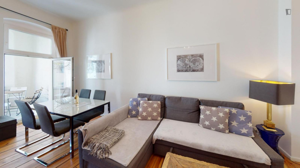 Lovely 2-Bedroom apartment with balcony near the U Amrumer Str. metro station