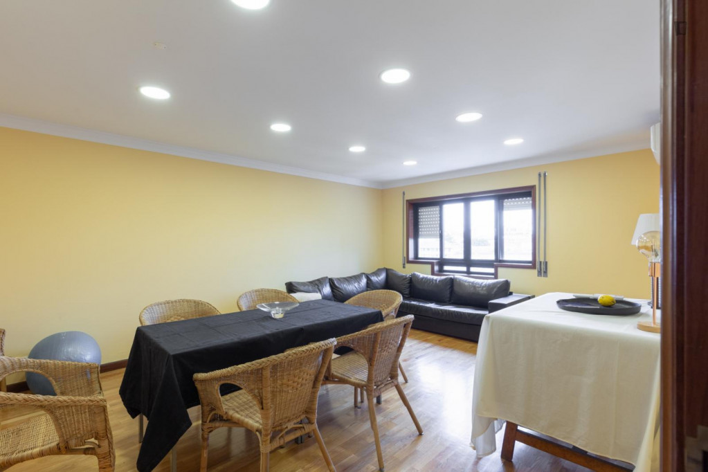 Double bedroom 1 minute from Metro Porto Campo 24 de Agosto-Bonfim
