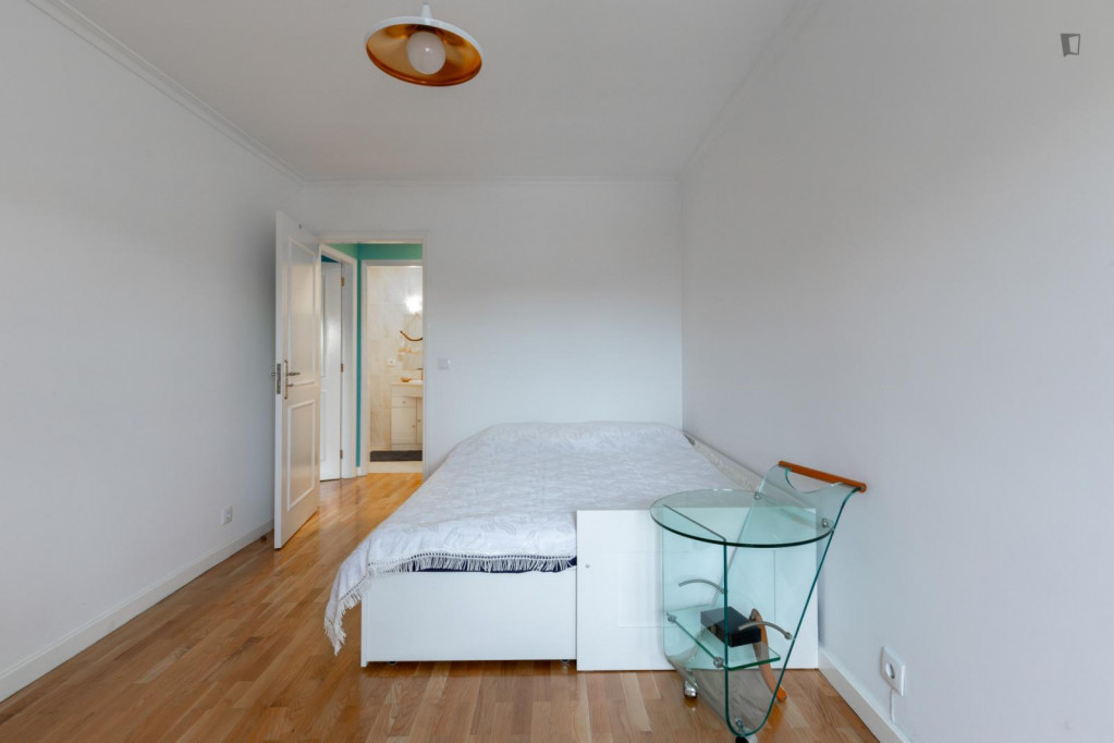 Double bedroom 1 minute from Metro Porto Campo 24 de Agosto-Bonfim