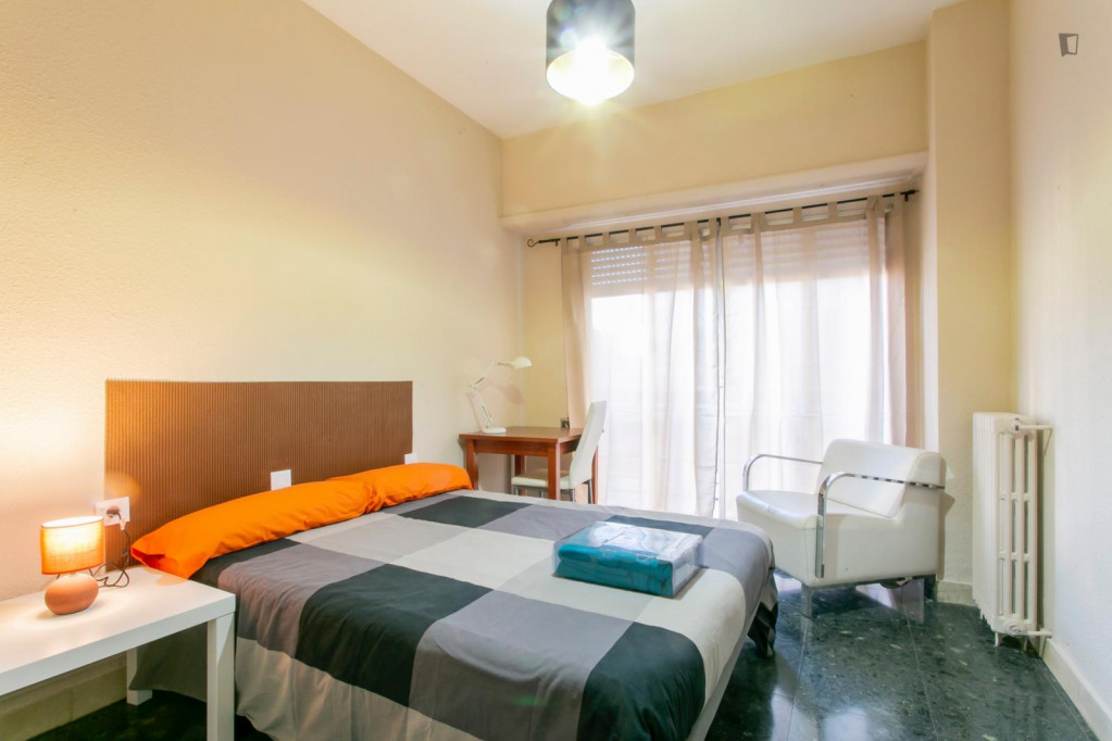 Homely double bedroom in the heart of València - Valence - chambre - ImmoJeune