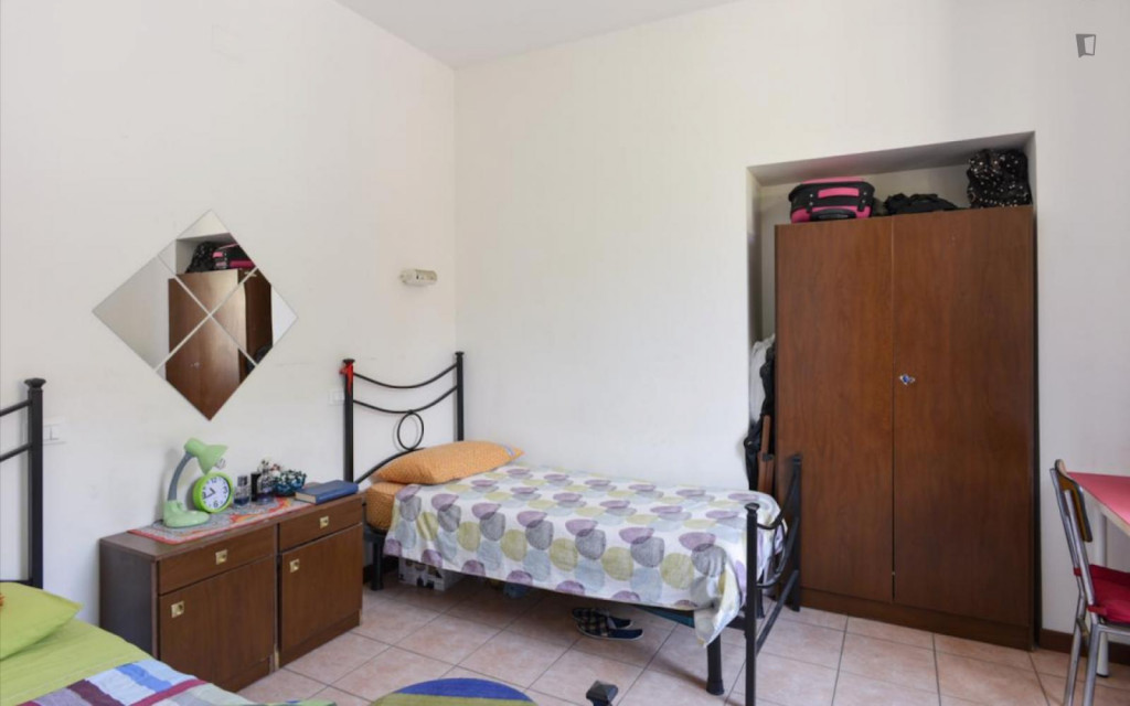 Bed in a twin bedroom in a residence near Università Roma 3 - Rome - chambre - ImmoJeune