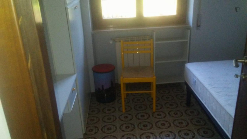 Very nice single bedroom close to Università degli Studi Niccolò Cusano - Rome - chambre - ImmoJeune