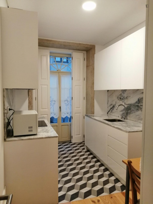 1-bedroom apartment, with a balcony near Faculdade de Direito da Universidade do Porto