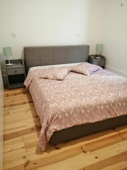 1-bedroom apartment, with a balcony near Faculdade de Direito da Universidade do Porto