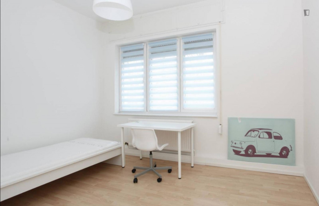 Comfortable room in 2-bedroom apartment in Neukölln - Berlin - chambre - ImmoJeune