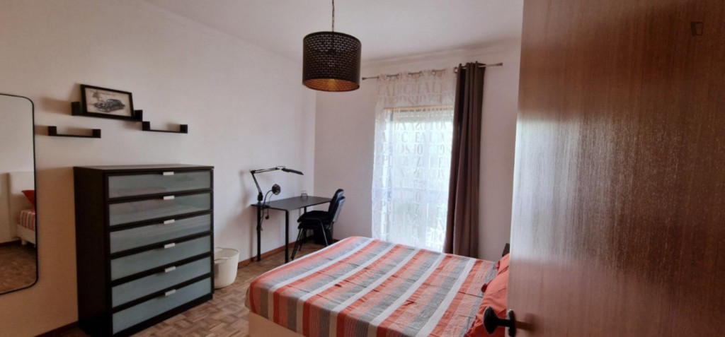 Lovely double bedroom close to ESECS