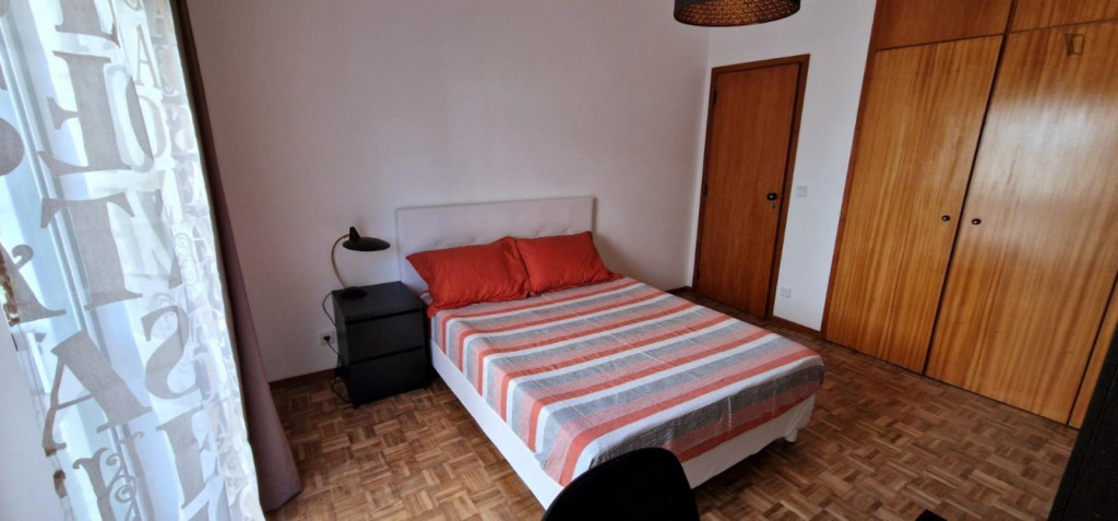 Lovely double bedroom close to ESECS