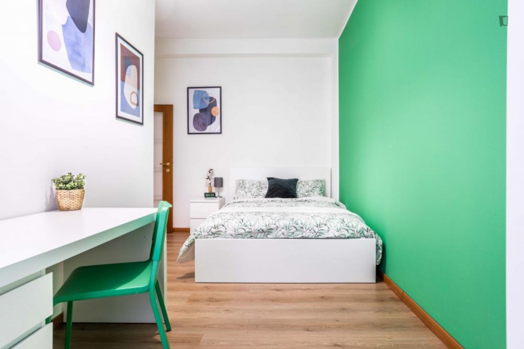 Snug double bedroom in a 3-Bedroom apartment, close to Milano Villapizzone Railway Station - Milan - chambre - ImmoJeune