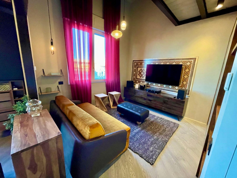 Pleasant 2-Bedroom apartment near Firenze Santa Maria Novella train station - Florence - chambre - ImmoJeune
