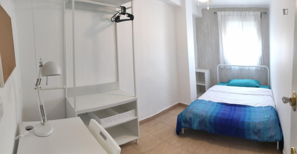 Comfy single bedroom in Los Remédios - Séville - chambre - ImmoJeune