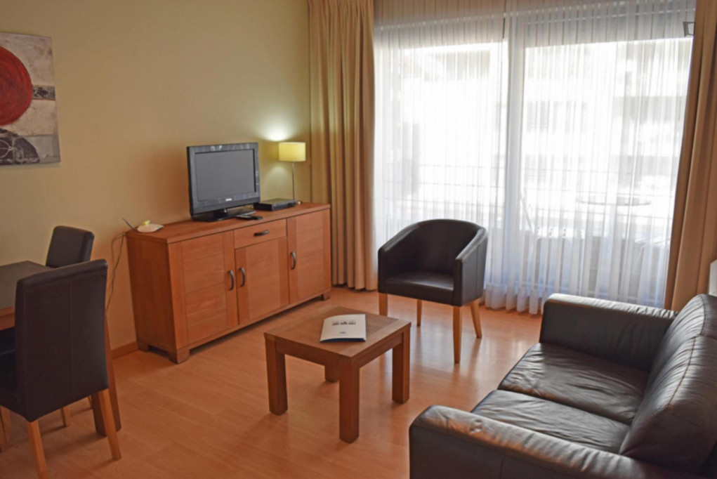 Comfortable 1-bedroom apartment in a residence near Diamant tram stop - Bruxelles - chambre - ImmoJeune