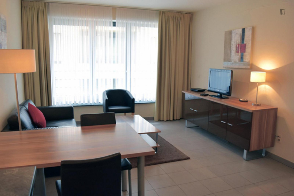 Nice 1-bedroom apartment in a residence near Yser metro station - Bruxelles - chambre - ImmoJeune