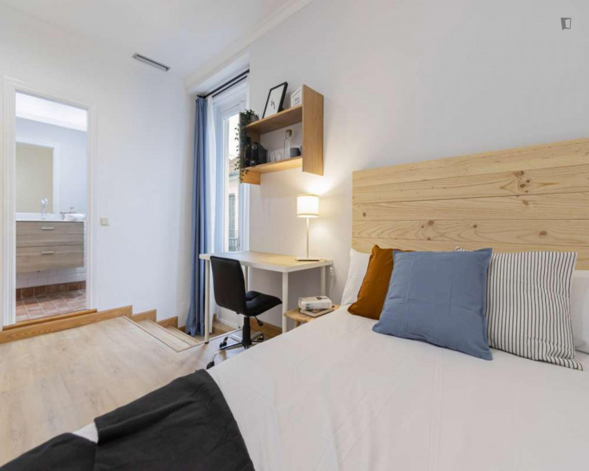 Marvellous single ensuite bedroom in the centre of Madrid - Madrid - chambre - ImmoJeune