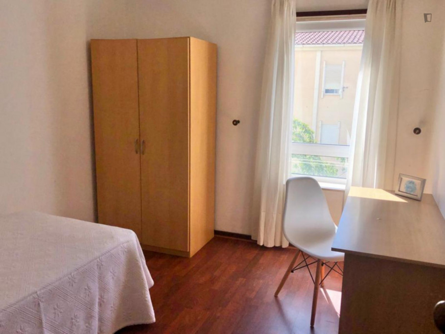 Neat single bedroom in Olivais - Coimbra - chambre - ImmoJeune