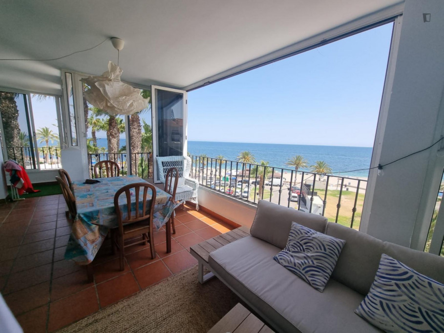 Cozy 3-bedroom flat close to Playa de Aguadulce - Almeria - chambre - ImmoJeune