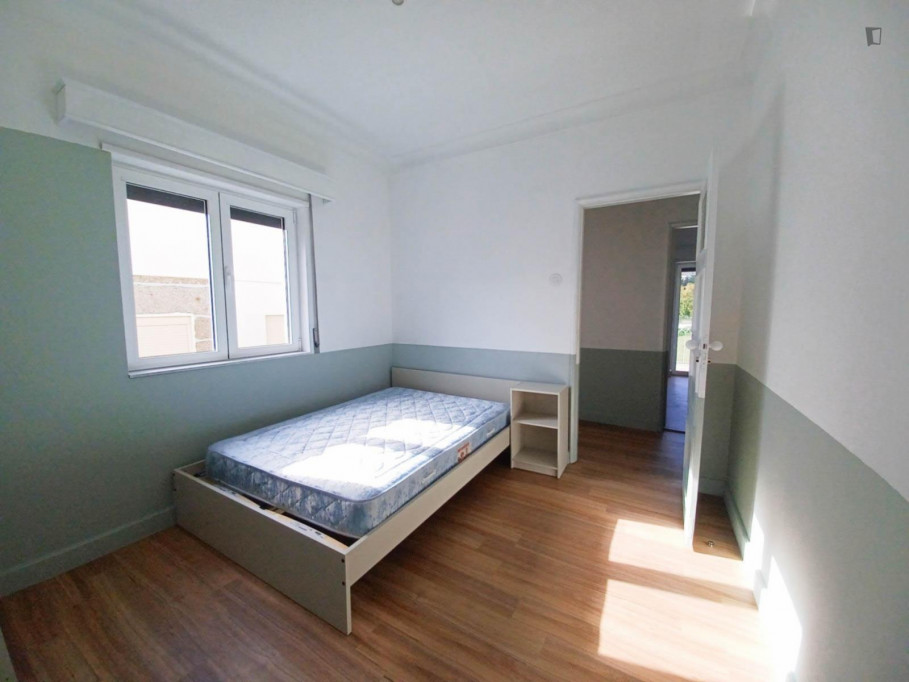 Nice double bedroom in Azurém, close to Universidade do Minho - Campus de Azurém - Guimaraes - chambre - ImmoJeune